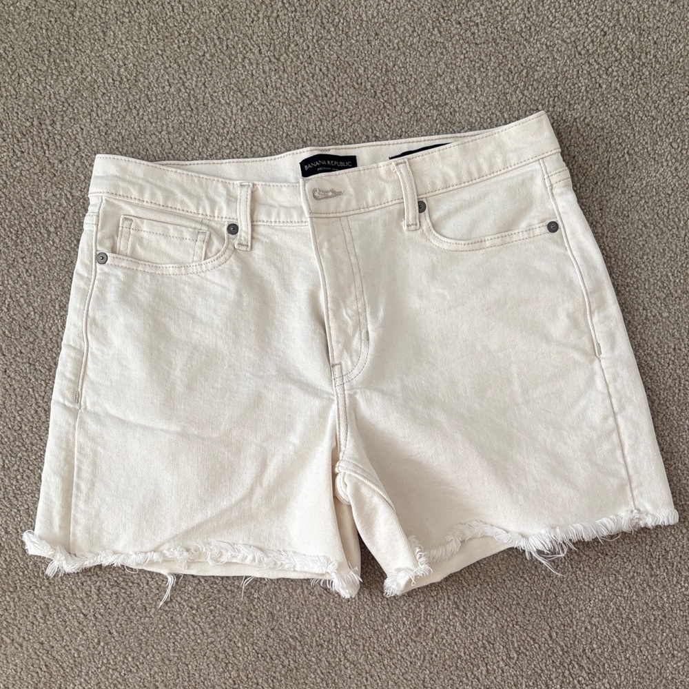 Banana Republic Off-White Frayed Hem Denim Shorts